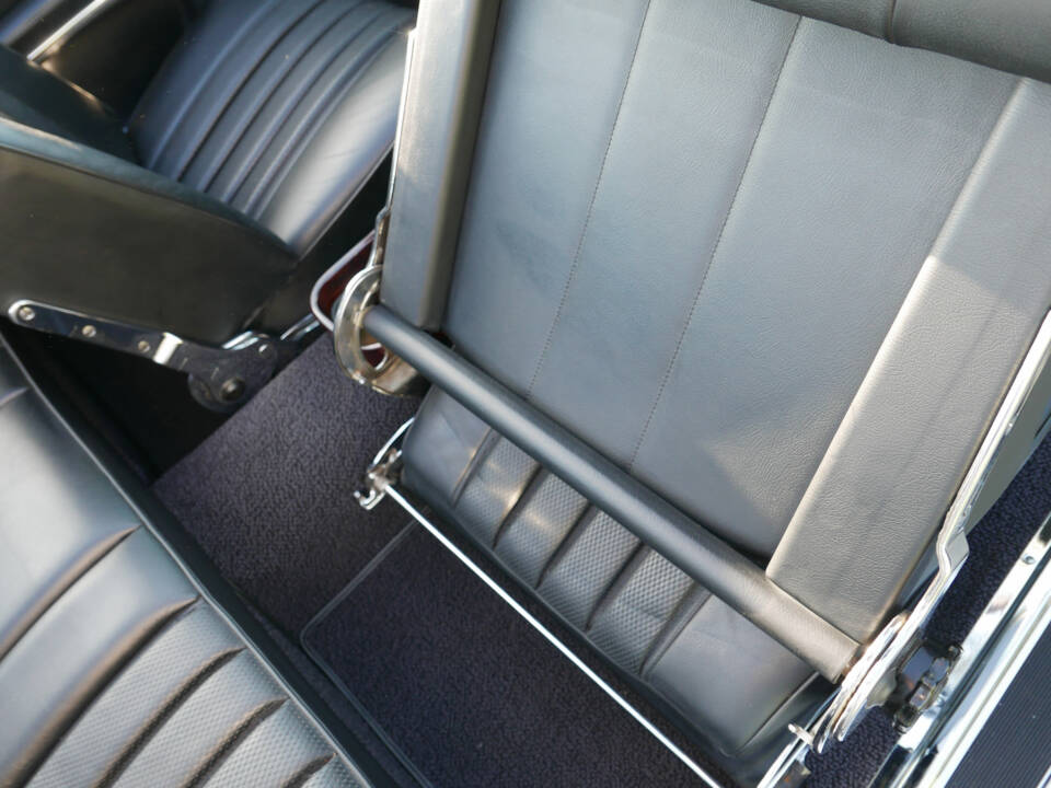 Imagen 15/56 de Mercedes-Benz 220 SE b (1962)