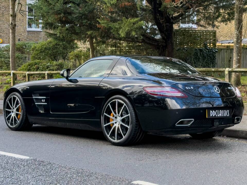 Bild 4/17 von Mercedes-Benz SLS AMG (2010)