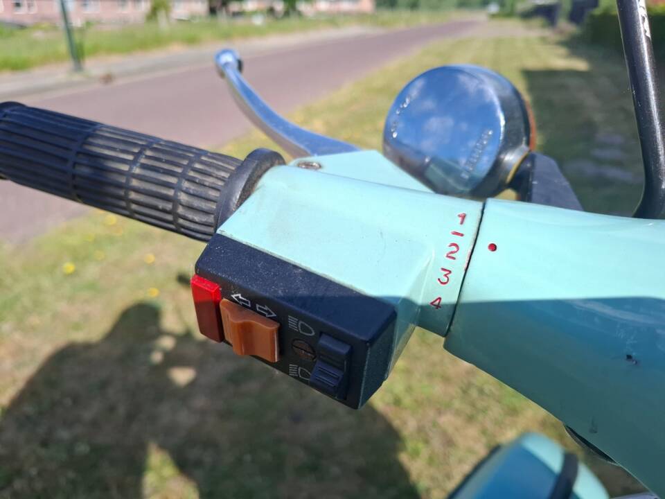 Image 16/48 of Bajaj DUMMY (1993)