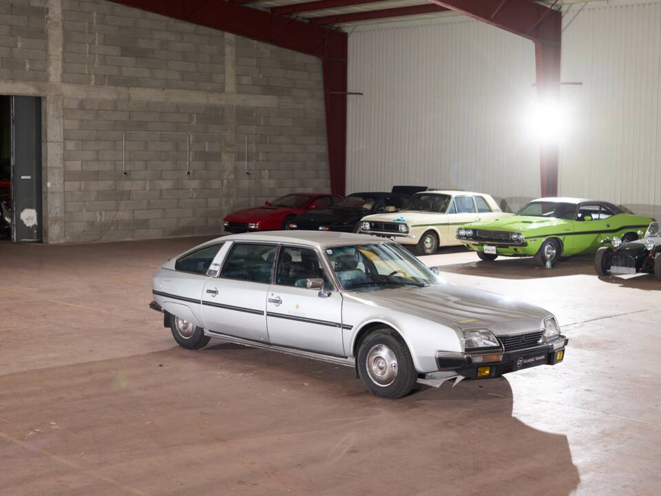 Afbeelding 6/47 van Citroën CX Prestige injection (1982)