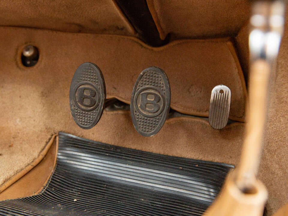 Image 27/50 of Bentley 4 1&#x2F;4 Litre (1938)