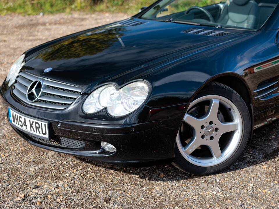 Image 46/50 of Mercedes-Benz SL 350 (2004)
