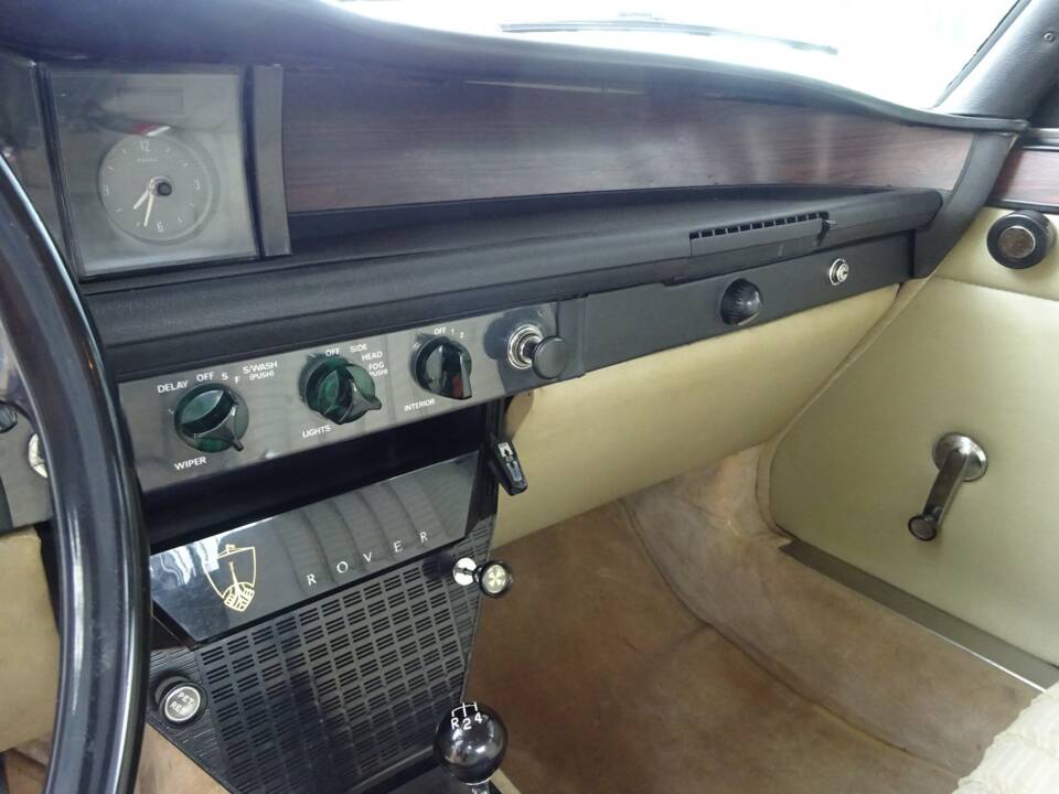 Image 9/15 of Rover 2000 (1974)