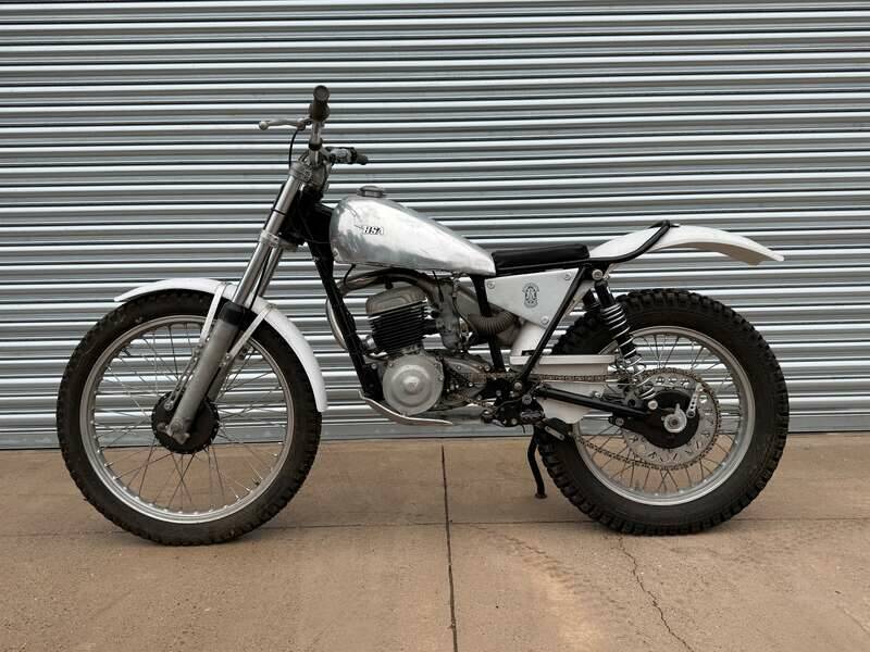 Immagine 2/38 di BSA Bantam D 14/4 Supreme (1968)