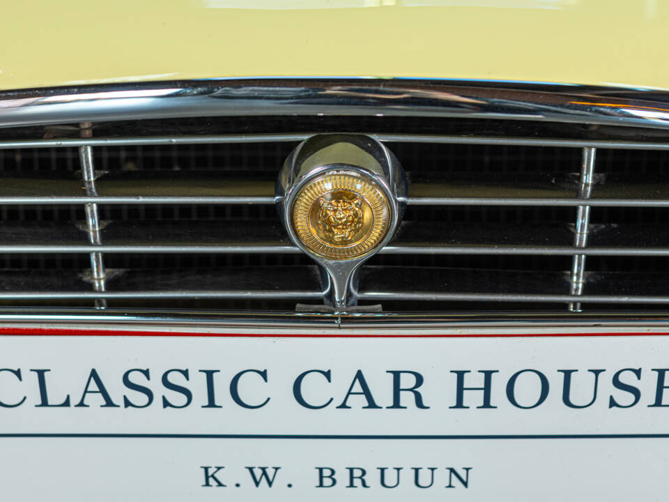 Imagen 8/28 de Jaguar E-Type V12 (1974)