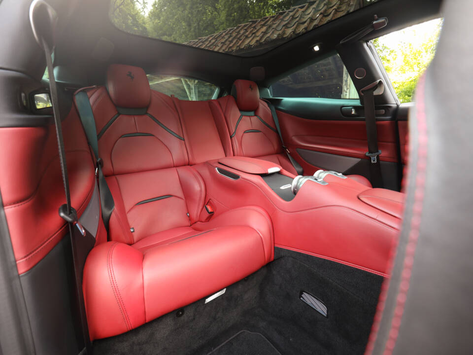 Immagine 20/61 di Ferrari GTC4Lusso (2017)