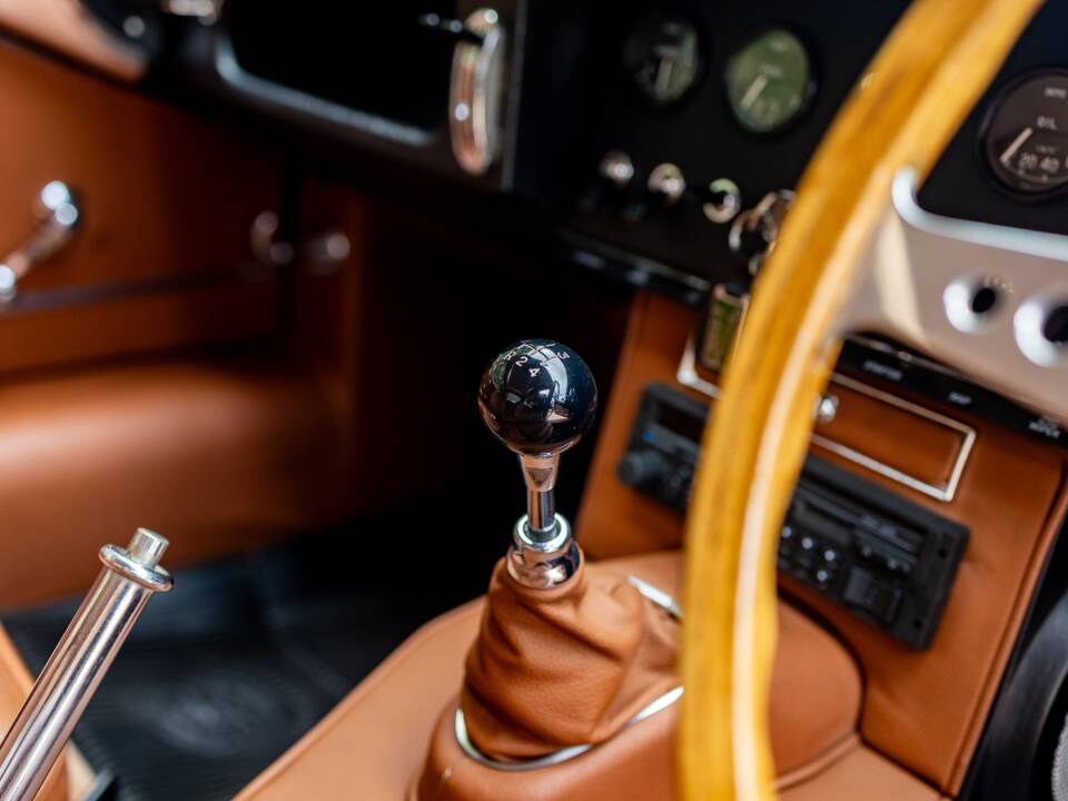 Bild 38/50 von Jaguar E-Type 4.2 (1965)