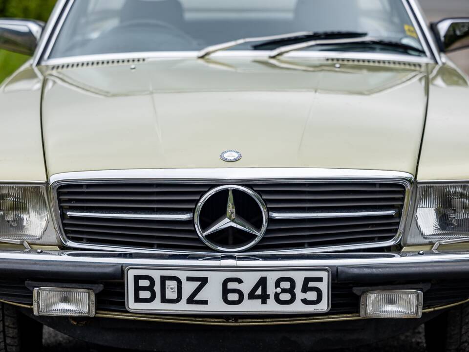 Afbeelding 16/45 van Mercedes-Benz 450 SL (1980)
