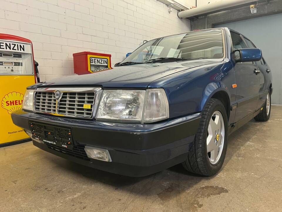 Image 2/16 of Lancia Thema 8.32 (1988)