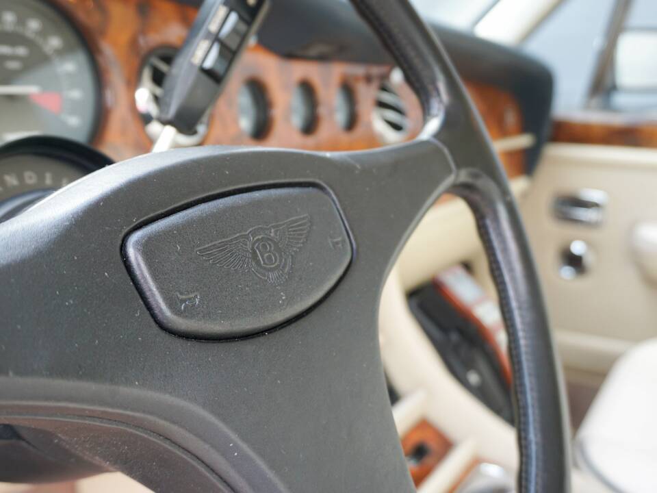 Image 22/45 of Bentley Turbo R (1988)
