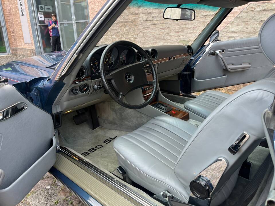Afbeelding 73/146 van Mercedes-Benz 380 SL (1982)