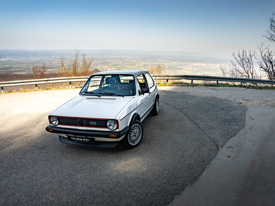 Afbeelding 2/58 van Volkswagen Golf I GTI 1.6 (1982)