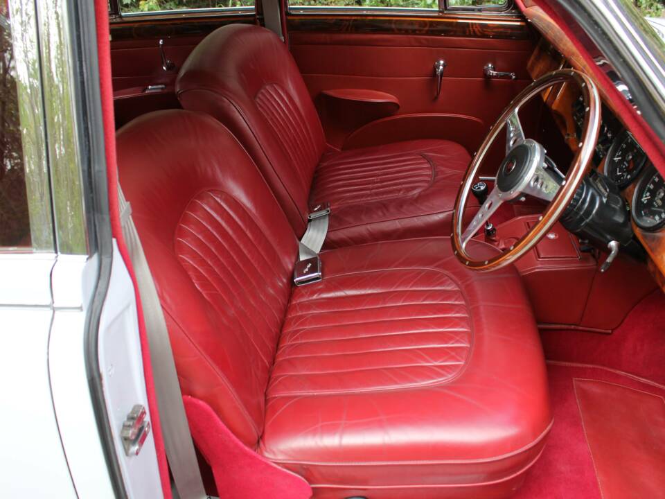 Image 9/18 of Jaguar Mk II 3.4 (1961)