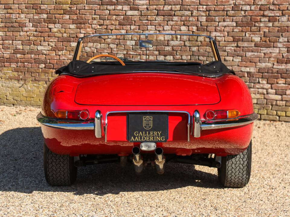 Image 6/50 de Jaguar Type E 3.8 (1964)