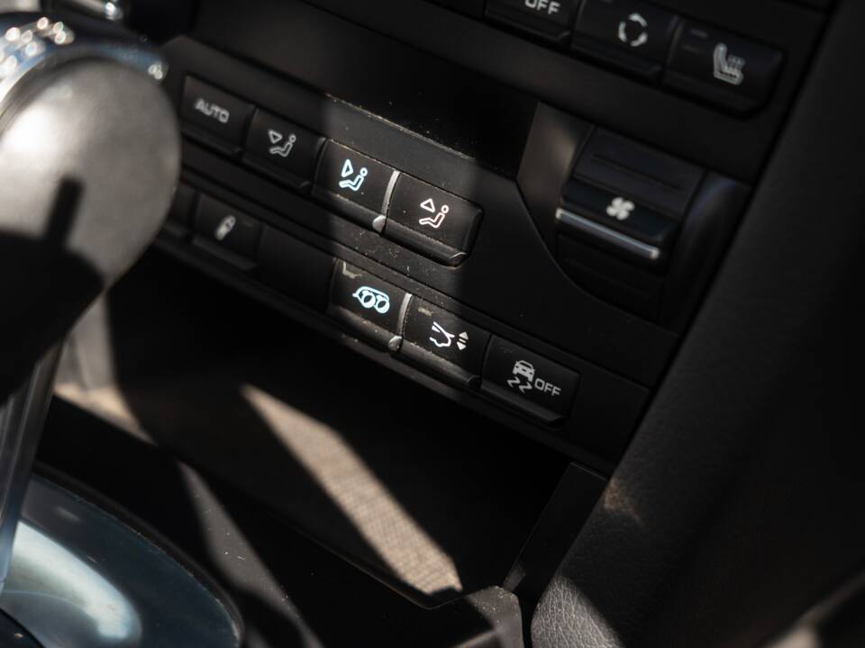 Image 21/54 of Porsche 911 Carrera GTS (2011)