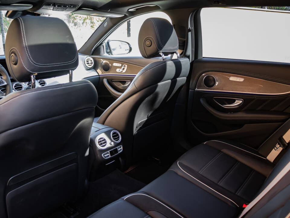 Bild 21/28 von Mercedes-Benz AMG E 63 S 4MATIC+ T (2017)