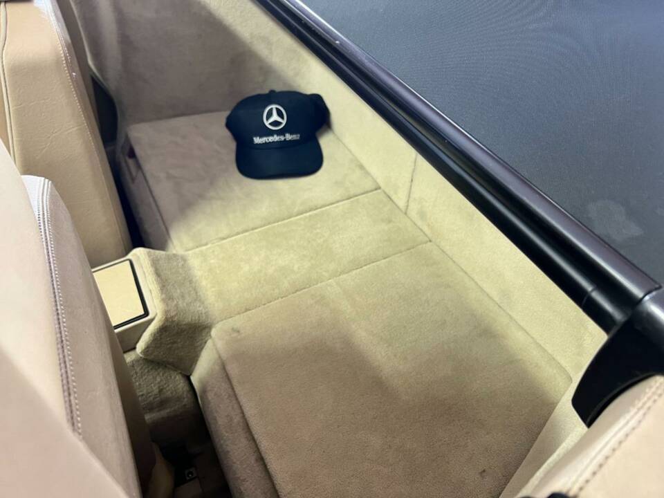 Image 29/48 of Mercedes-Benz 300 SL-24 (1992)