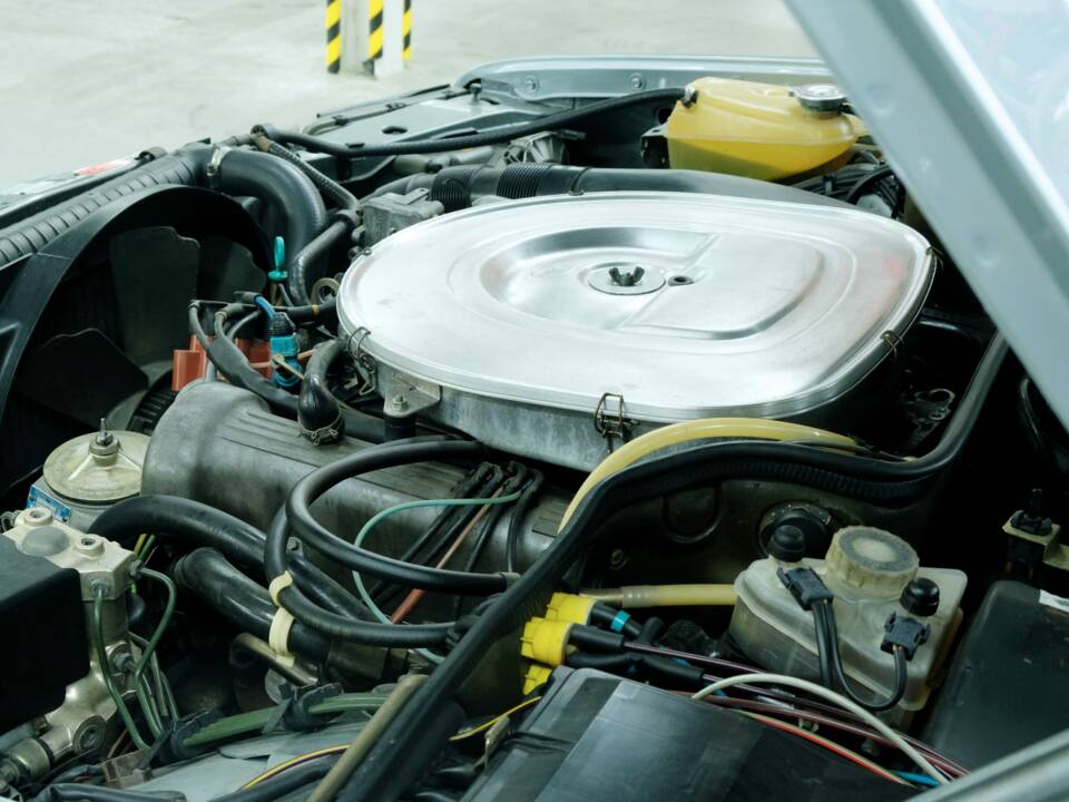 Image 32/50 of Mercedes-Benz 500 SEC (1982)