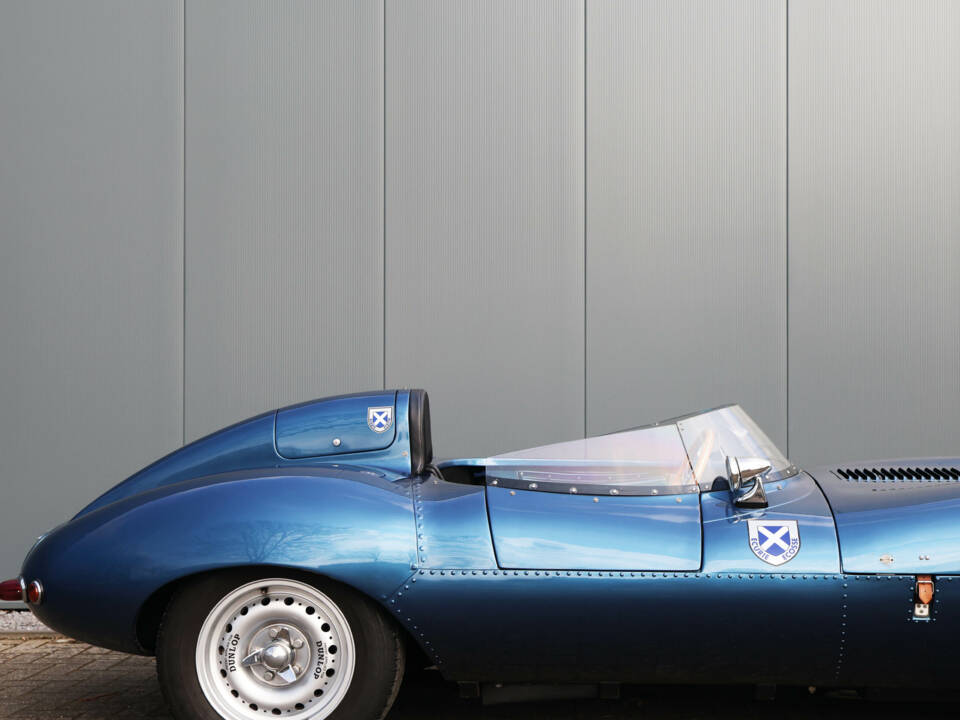 Image 9/60 of Jaguar D-Type (1967)