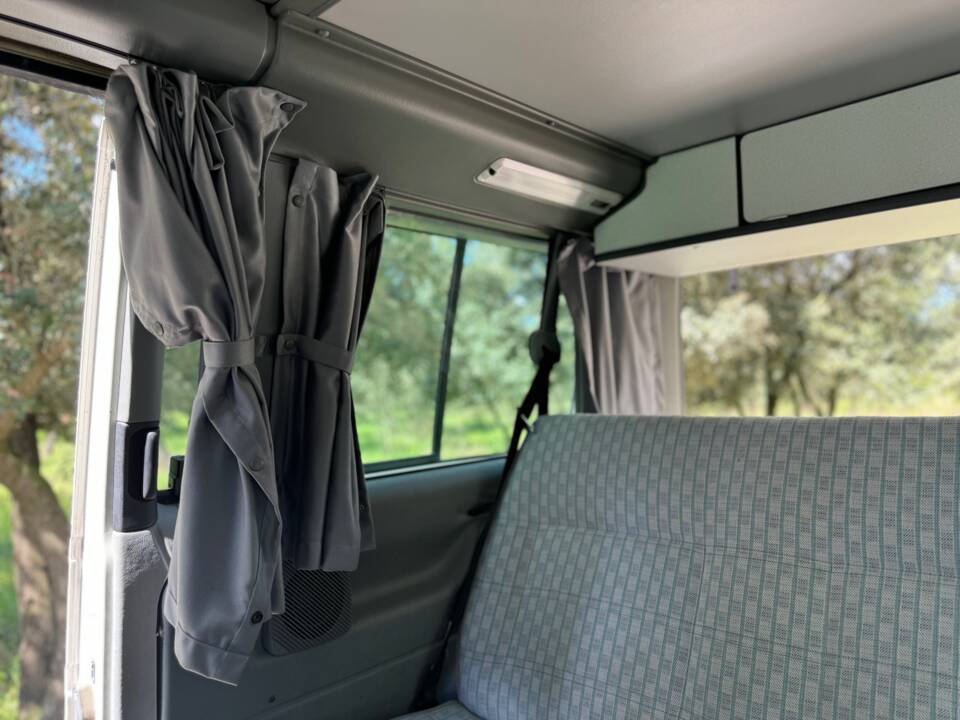 Immagine 26/36 di Volkswagen T4 Multivan 2.5 Syncro (1994)
