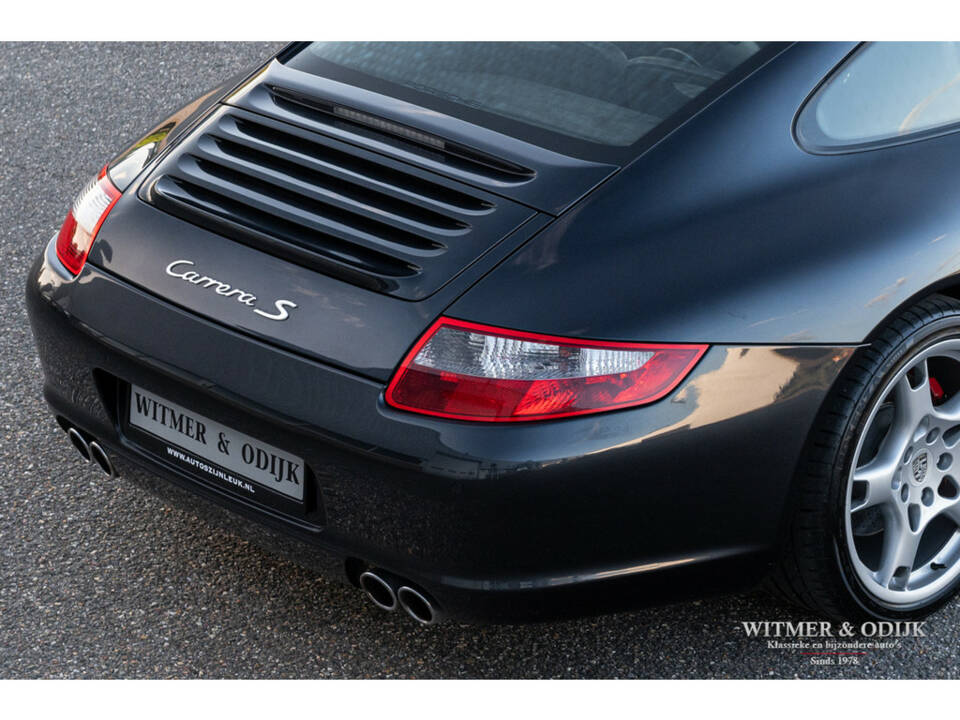 Image 16/34 of Porsche 911 Carrera S (2005)