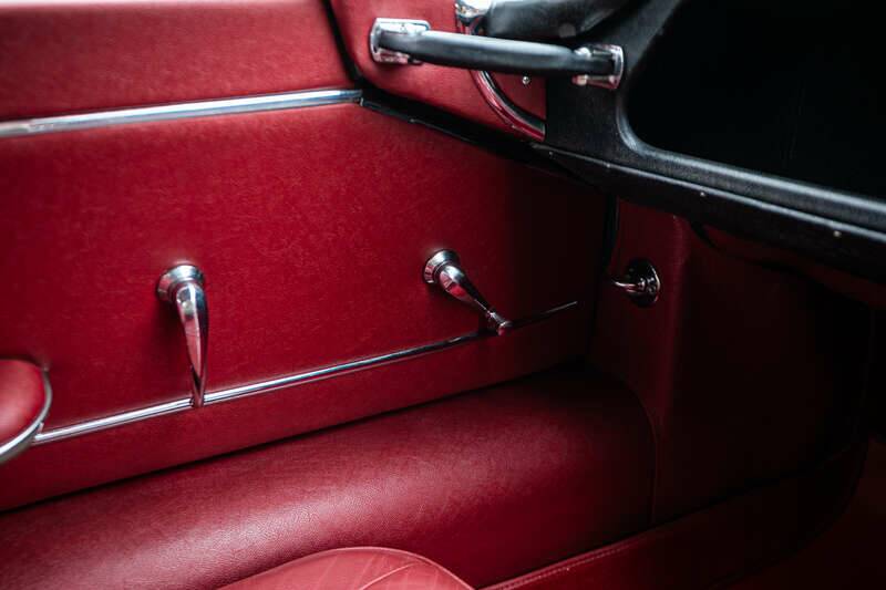 Bild 17/39 von Jaguar E-Type 4.2 (1966)