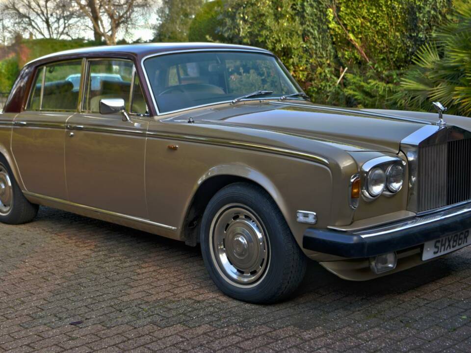 Image 5/50 of Rolls-Royce Silver Shadow II (1977)