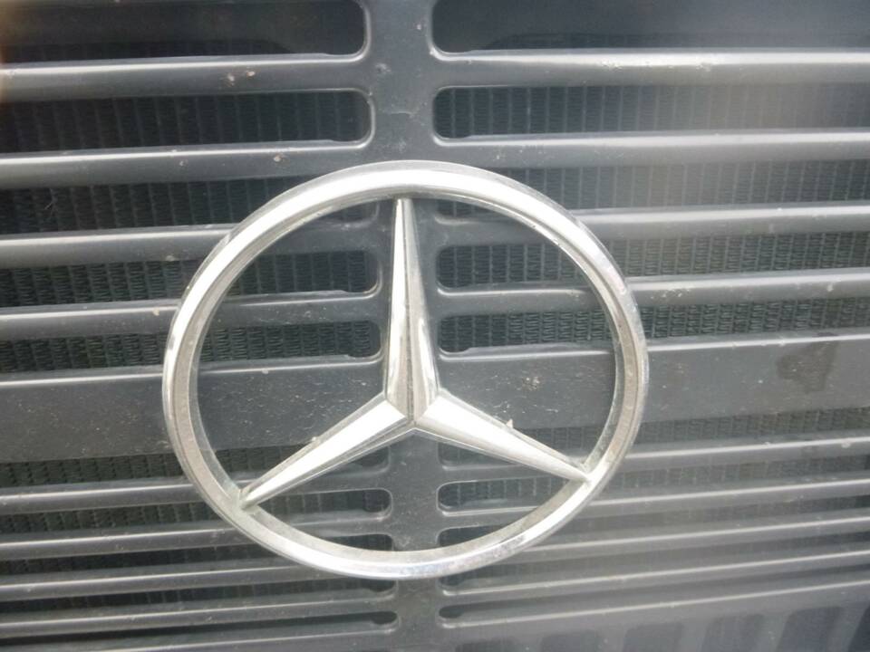 Image 11/63 of Mercedes-Benz 230 GE (LWB) (1982)