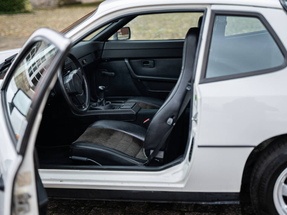 Bild 27/40 von Porsche 924 (1985)