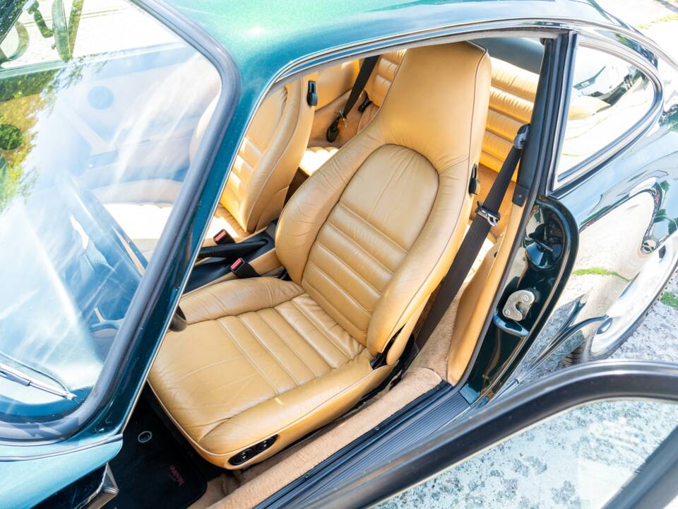 Image 26/35 of Porsche 911 Carrera 2 (1990)