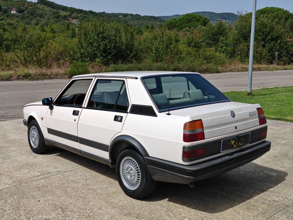 Bild 7/34 von Alfa Romeo Giulietta 1.6 (1983)