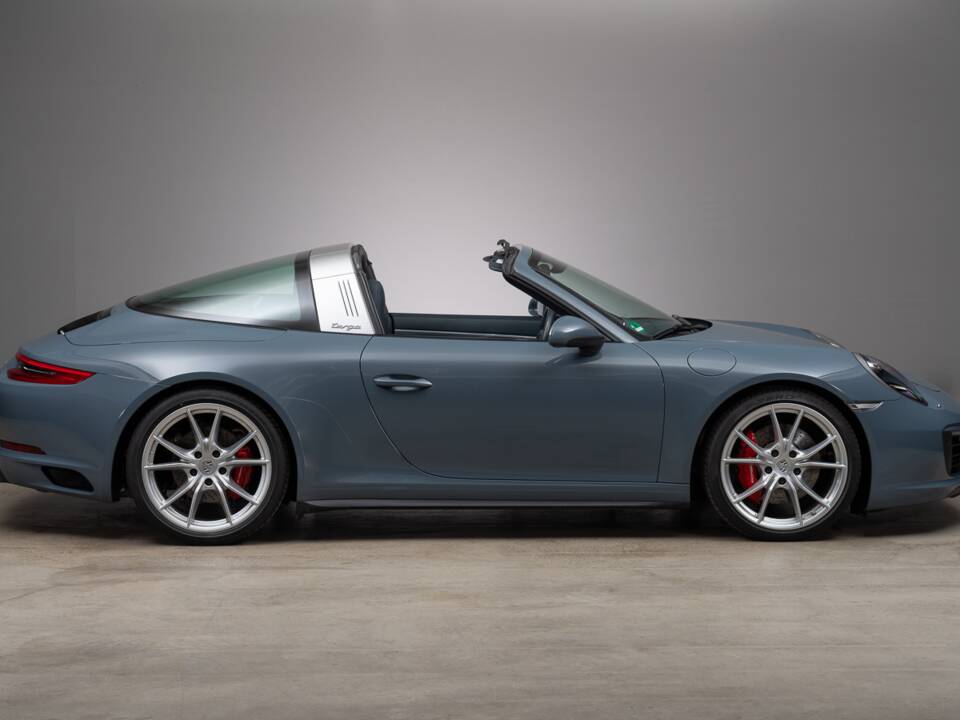 Image 5/37 of Porsche 911 Targa 4S (2016)