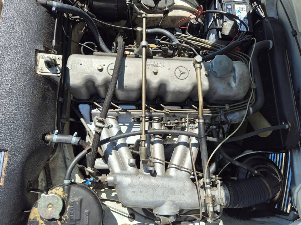 Image 47/62 of Mercedes-Benz 230 SL (1965)