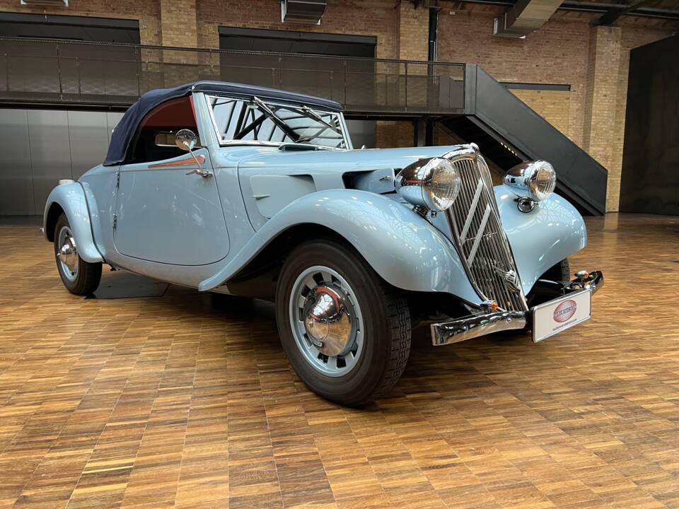 Image 14/39 de Citroën Traction Avant 11 BL Légère (1939)
