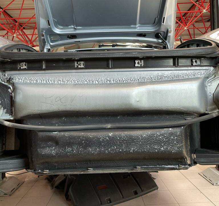 Immagine 25/34 di Porsche 911 Carrera (1996)
