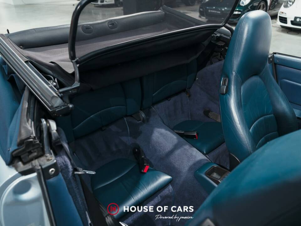 Image 20/25 de Porsche 911 Carrera 4 (1995)