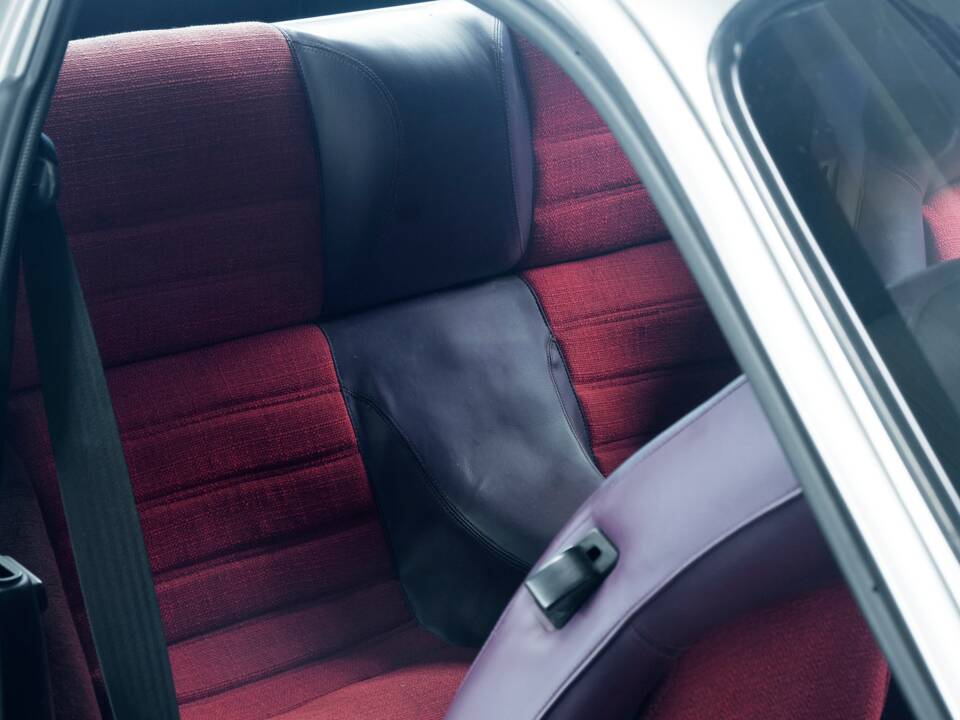 Imagen 32/43 de Porsche 944 S (1988)