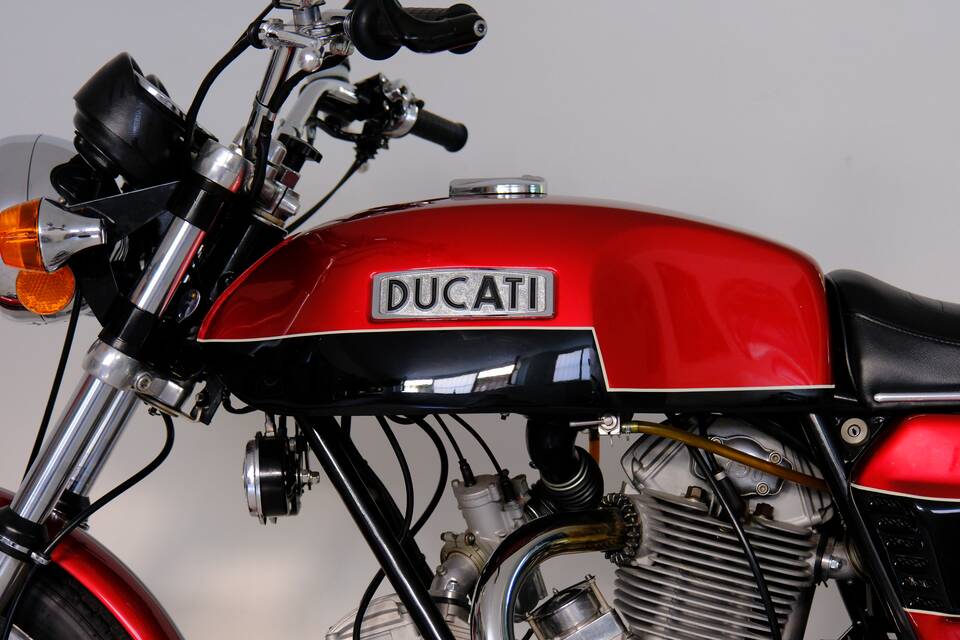 Immagine 48/96 di Ducati 750 GT (1974)
