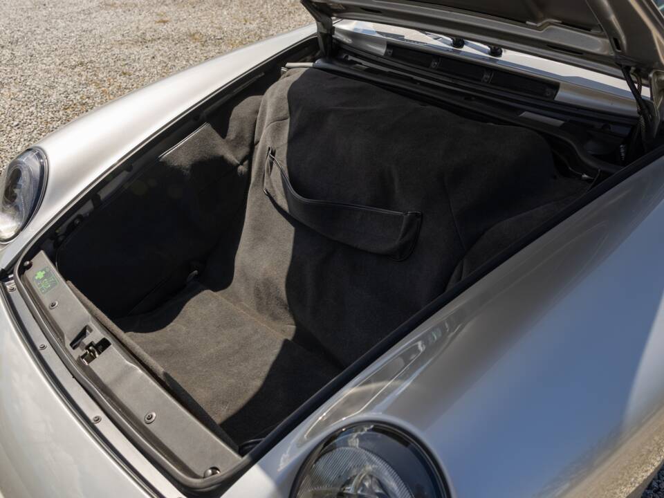 Image 27/46 de Porsche 911 Targa (1997)