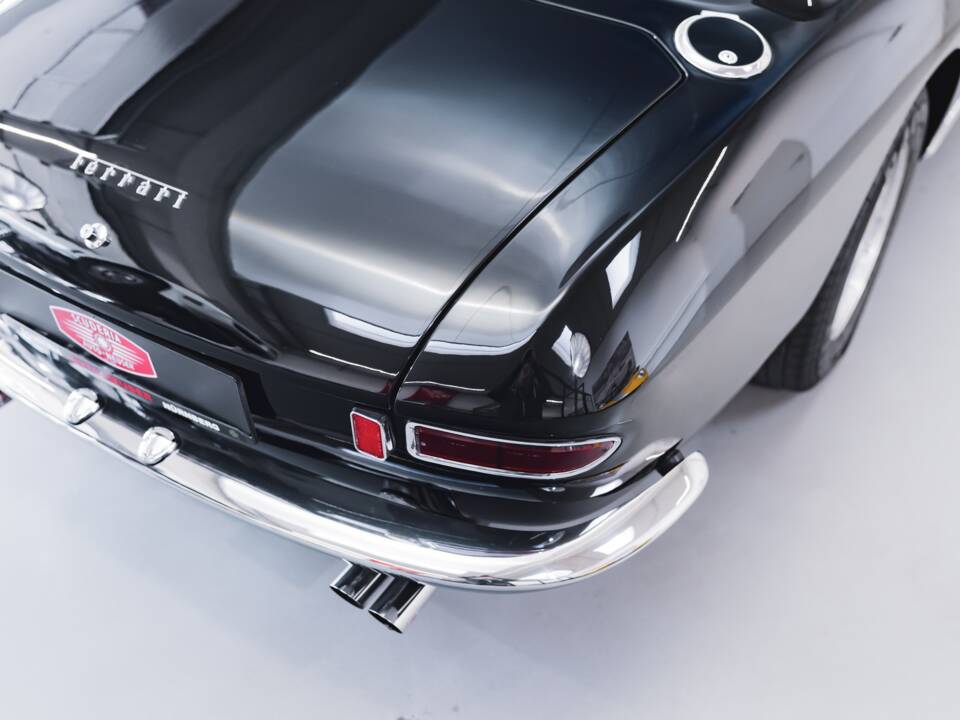 Image 75/100 of Ferrari 330 GT 2+2 (1965)