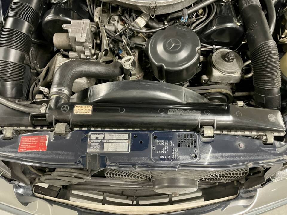 Image 28/40 de Mercedes-Benz 560 SEL (1987)