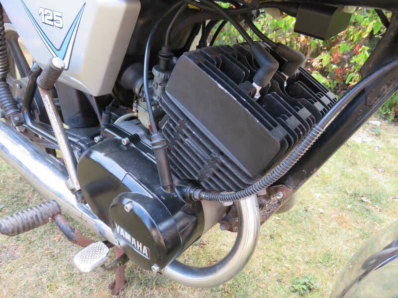Image 16/36 of Yamaha RD 125 DX (1981)