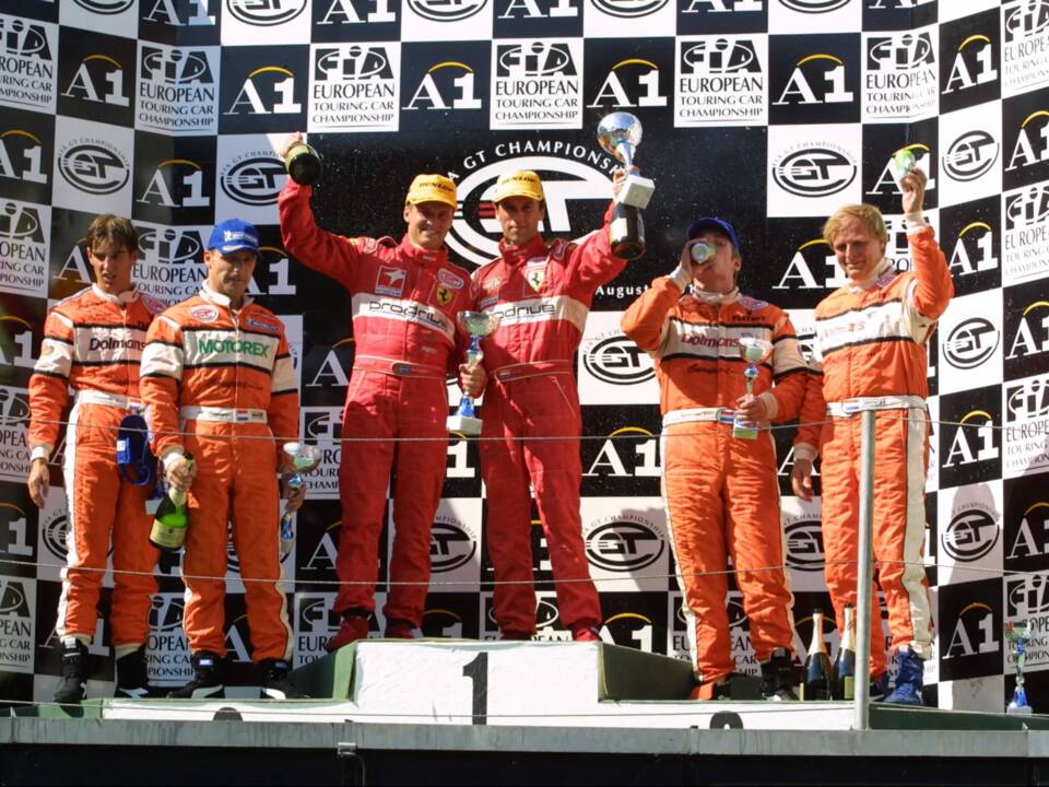 Image 12/17 de Ferrari 550 Maranello (2000)