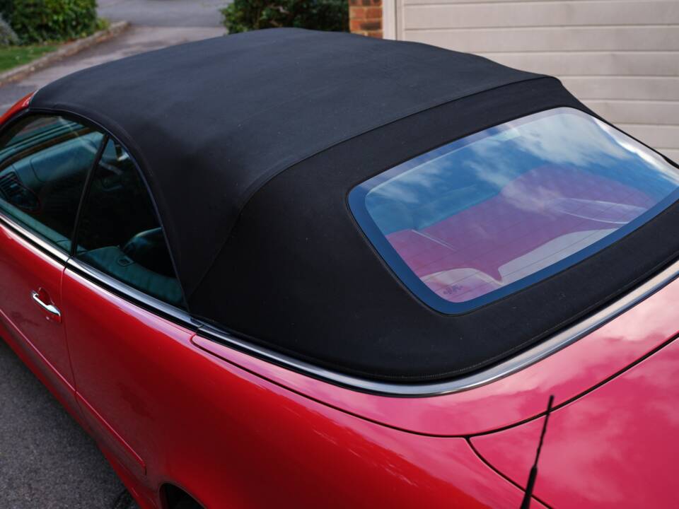 Image 8/43 of Mercedes-Benz CLK 320 (1999)