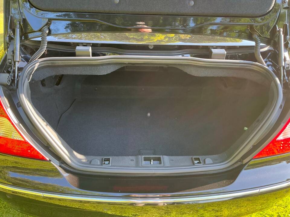 Immagine 15/41 di Mercedes-Benz CLK 320 (2003)