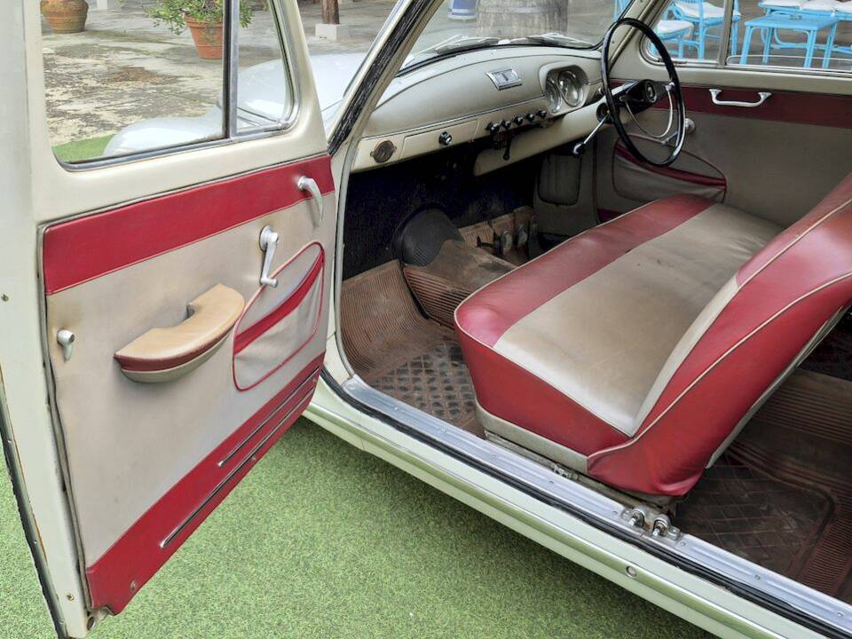 Image 32/53 of Lancia Appia C10 (1957)