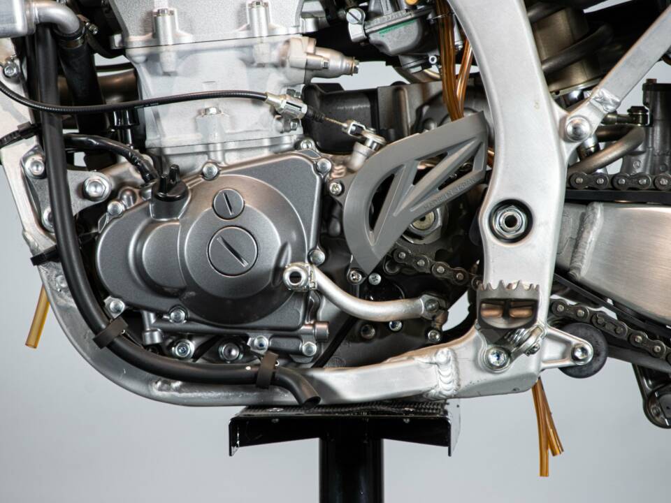 Image 19/50 de Yamaha DUMMY (2007)