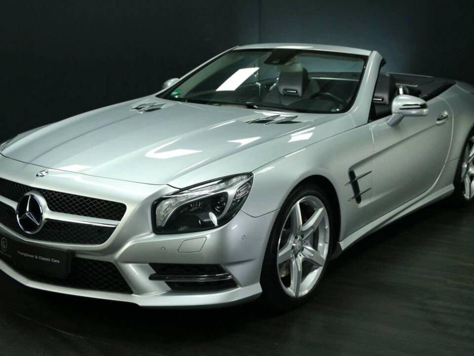 Image 1/50 of Mercedes-Benz SL 500 (2015)