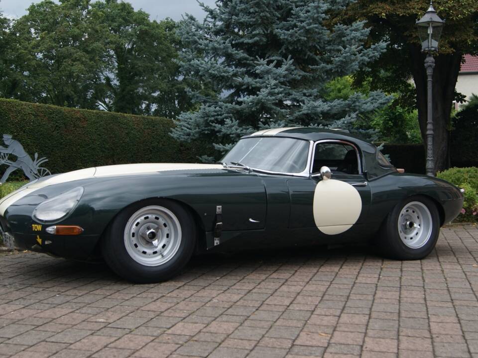 Image 7/14 of Jaguar E-Type &quot;Lightweight&quot; (1963)