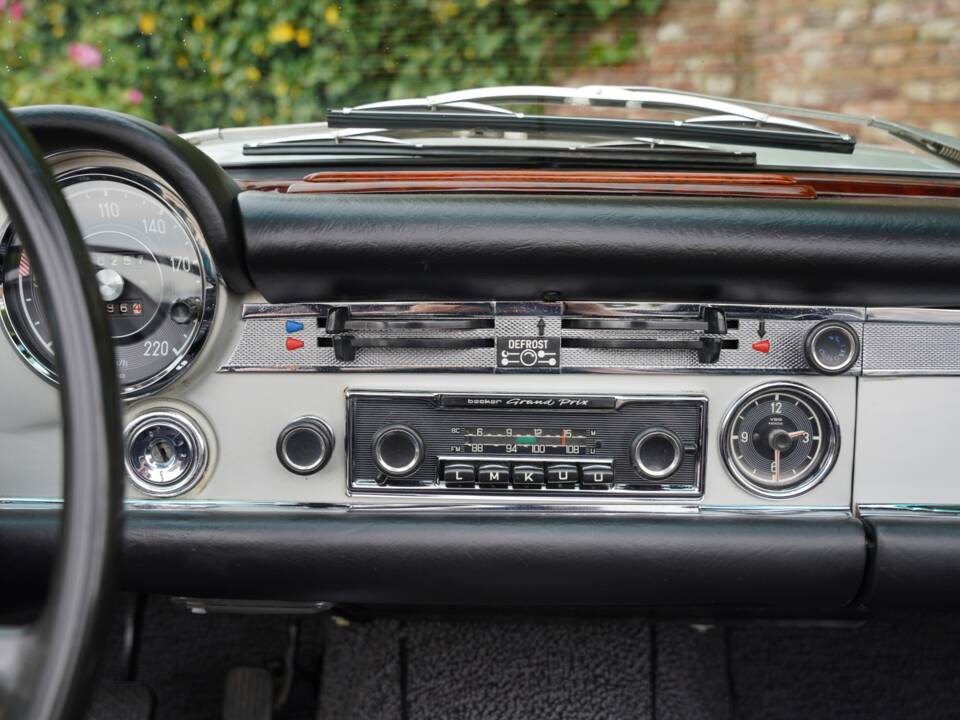 Imagen 29/50 de Mercedes-Benz 280 SL (1969)